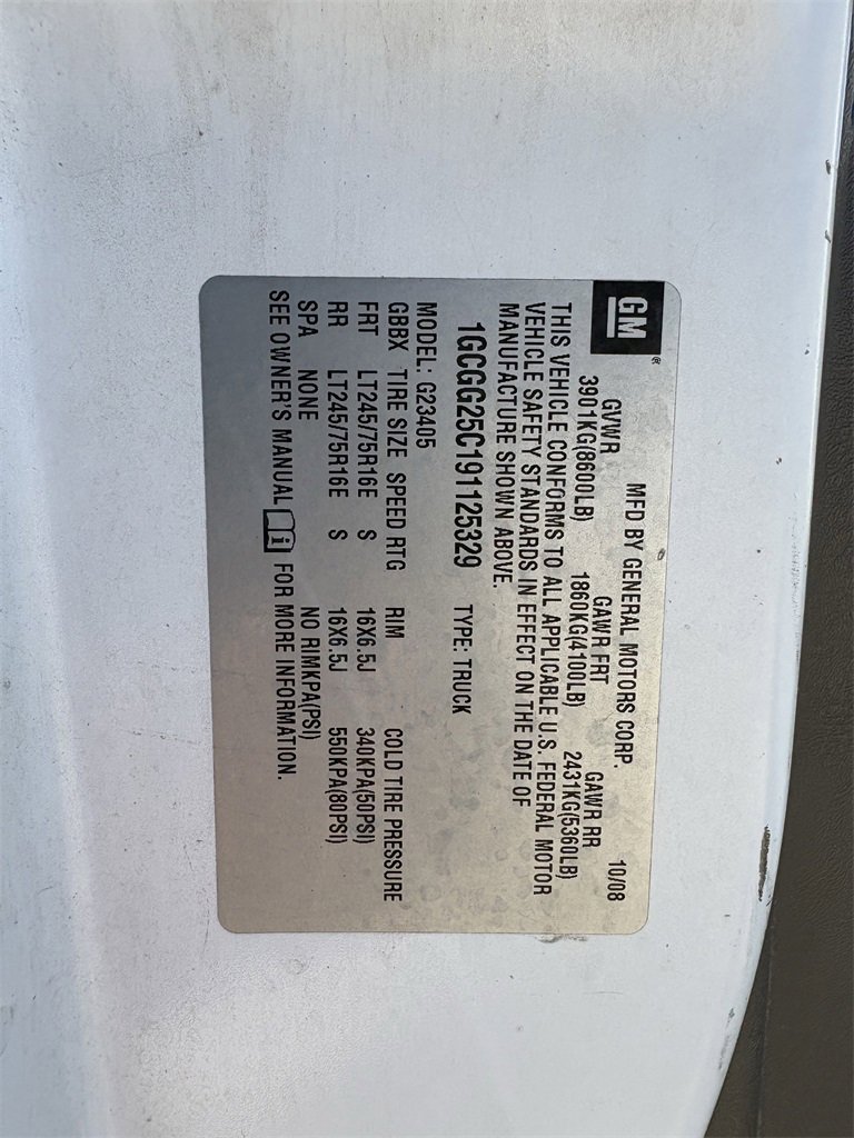 Used 2009 Chevrolet Express 2500 image 21