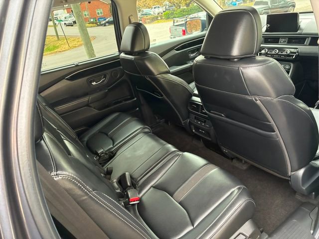 Used 2024 Honda Pilot Touring image 16