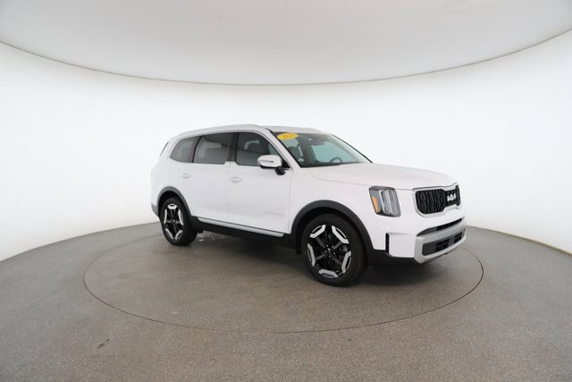 Used 2023 Kia Telluride EX w/ EX Captain's Chair Package image 26