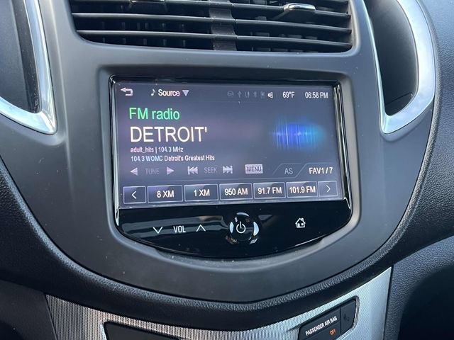 Used 2015 Chevrolet Trax LTZ w/ LPO, Cargo Package FWD image 23