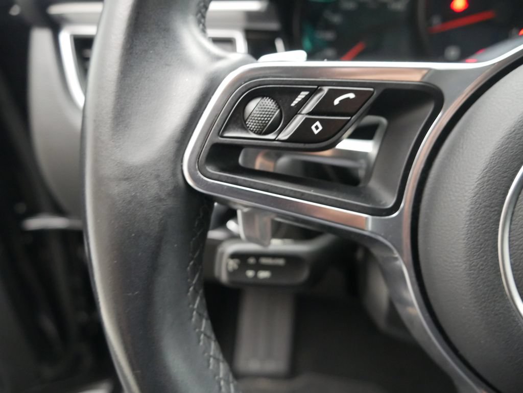 Certified 2018 Porsche Macan Sport Edition AWD/4WD image 36
