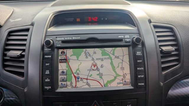 Used 2011 Kia Sorento SX image 37