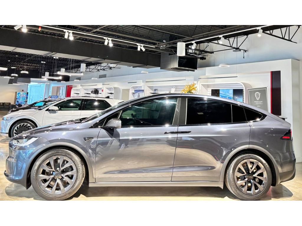 Used 2024 Tesla Model X image 9