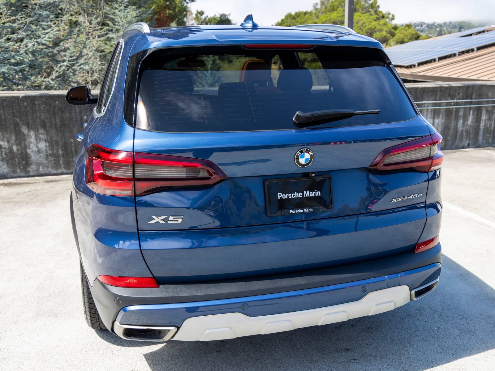 Used 2021 BMW X5 xDrive45e w/ Parking Assistance Package AWD/4WD image 22
