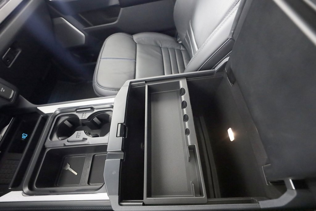 Used 2025 Ford F450 Platinum w/ FX4 Off-Road Package image 39