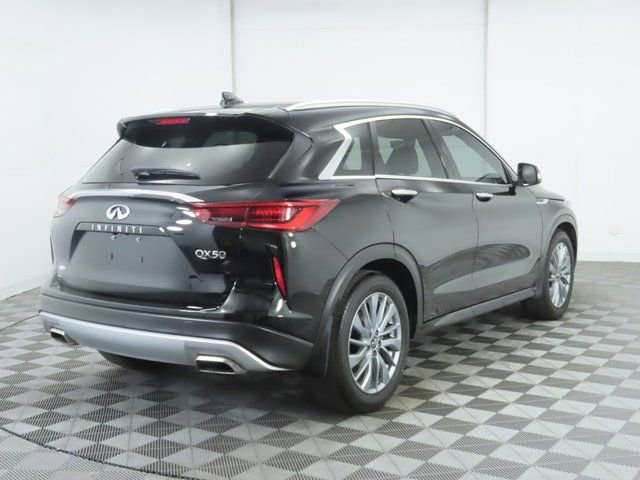 Used 2025 INFINITI QX50 Luxe AWD/4WD image 5