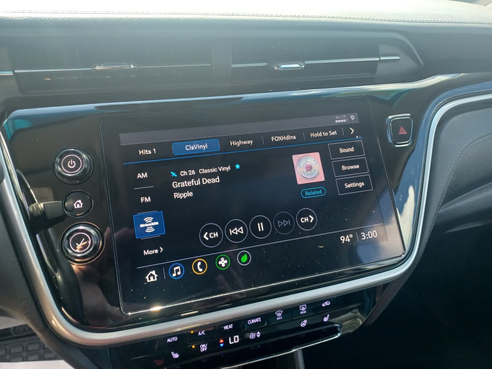 Used 2022 Chevrolet Bolt LT w/ Infotainment Package FWD image 10