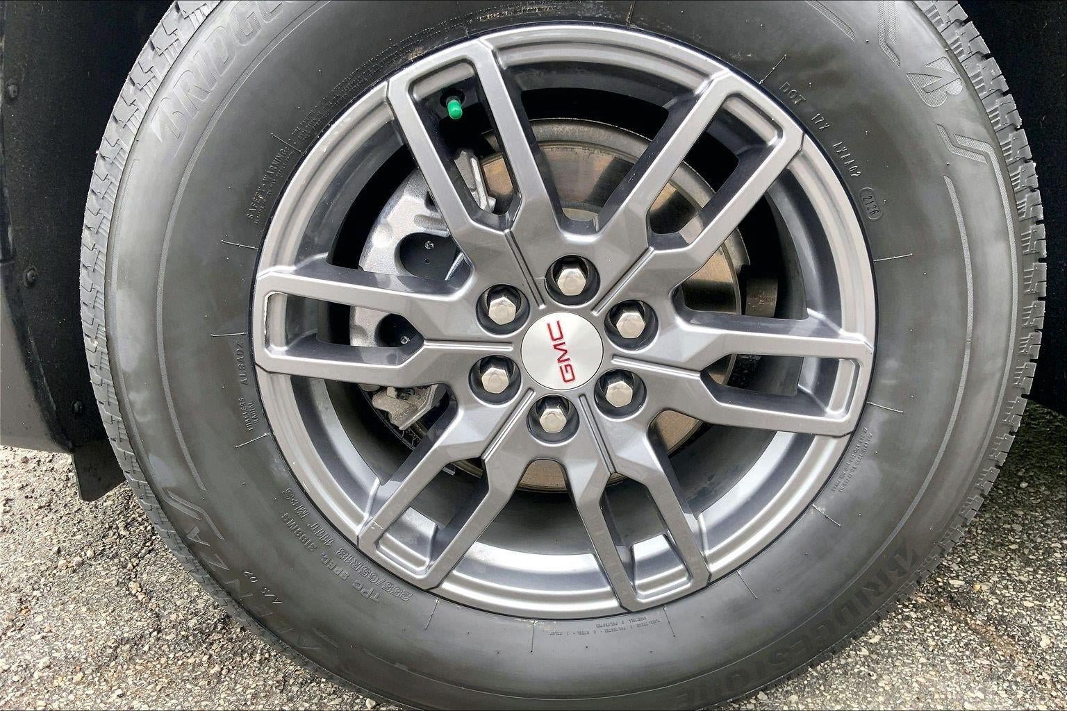 Used 2025 GMC Acadia Elevation FWD image 9