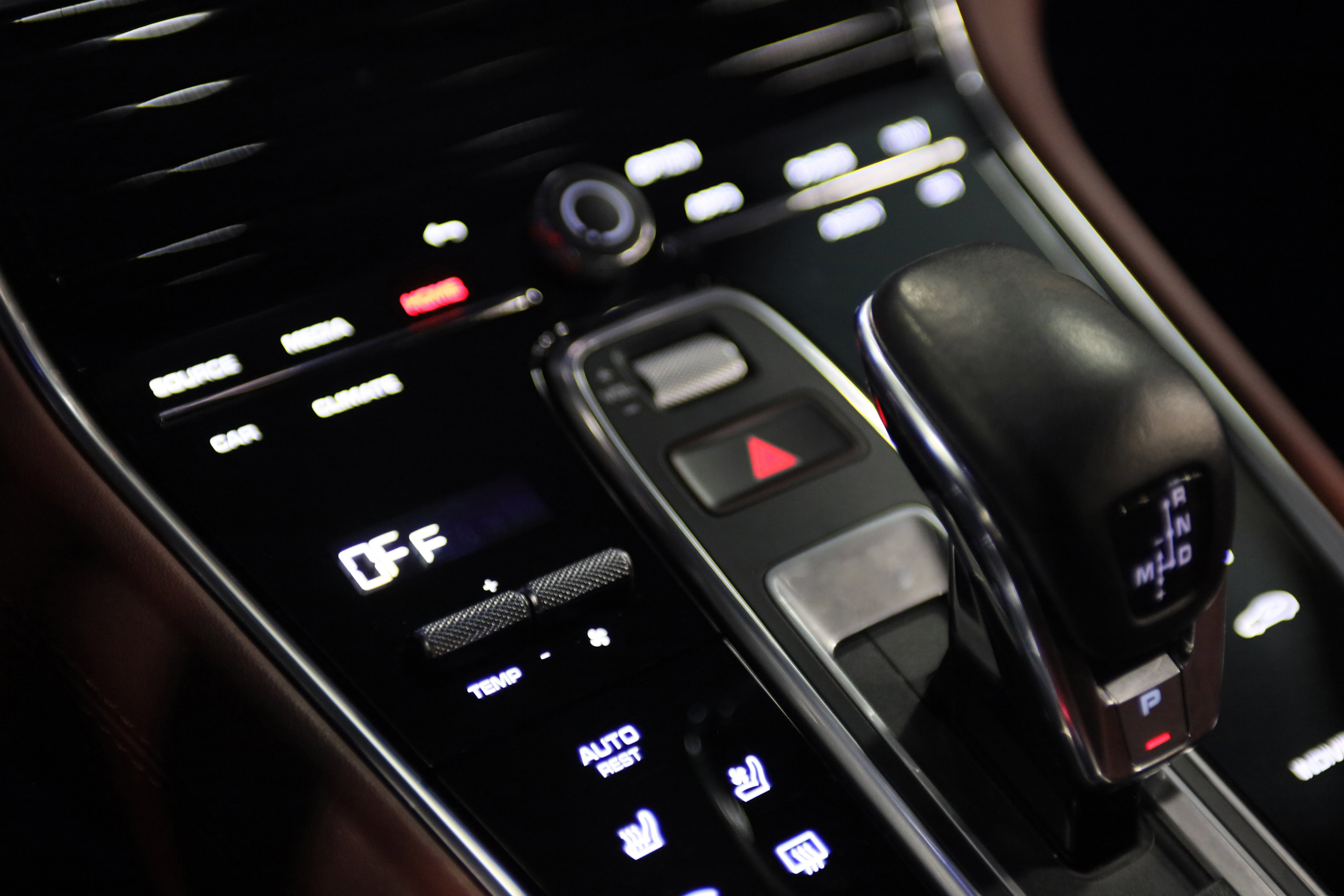 Used 2022 Porsche Panamera 4 AWD/4WD image 32