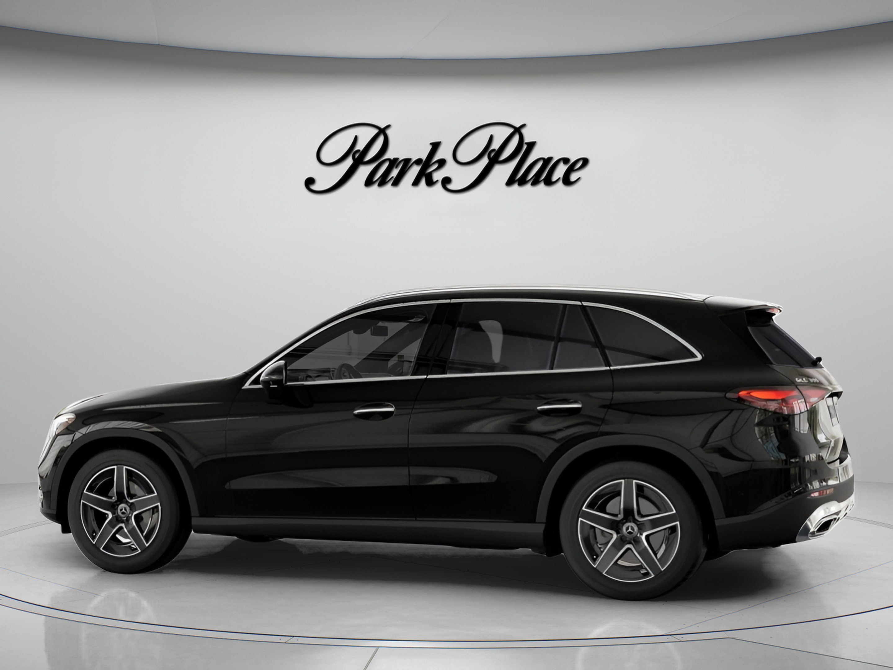 Used 2026 Mercedes-Benz GLC 300 4MATIC image 9