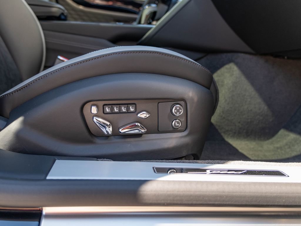 Used 2025 Bentley Flying Spur Plug-In Hybrid AWD/4WD image 41