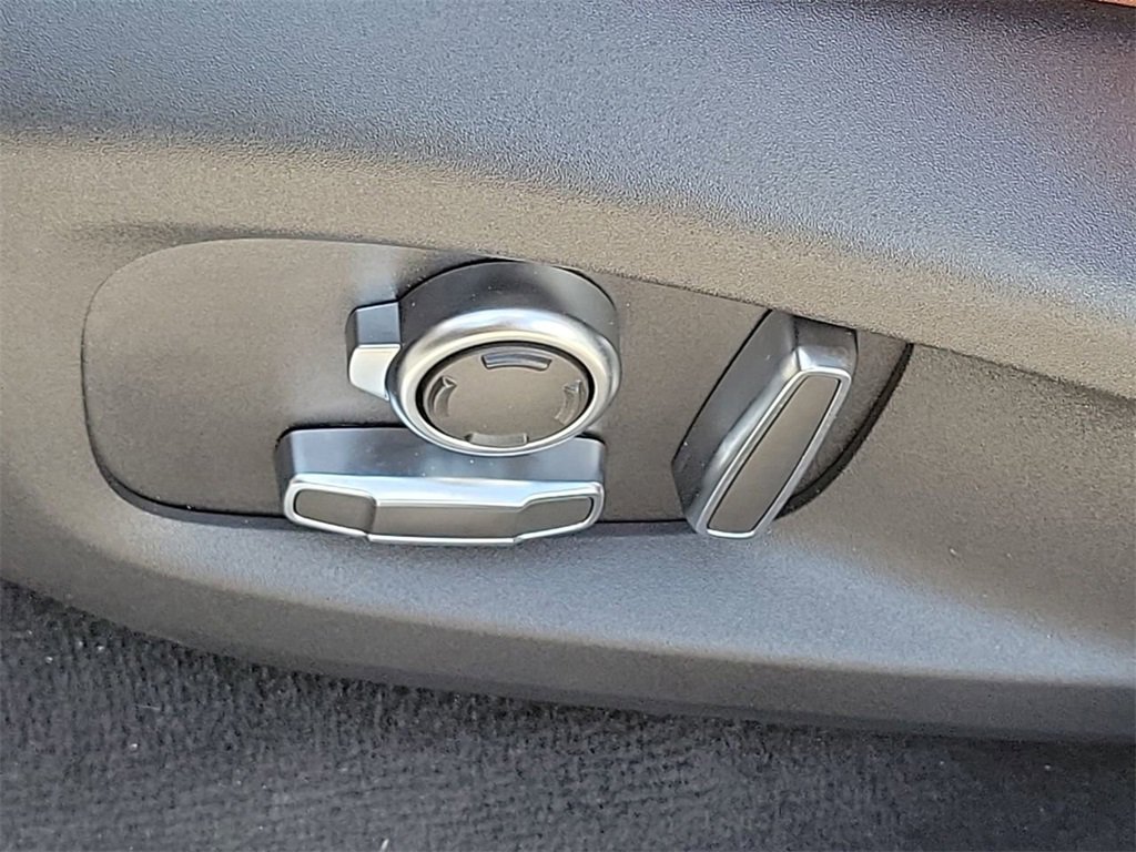 Used 2026 Jaguar F-PACE R-Dynamic S image 27