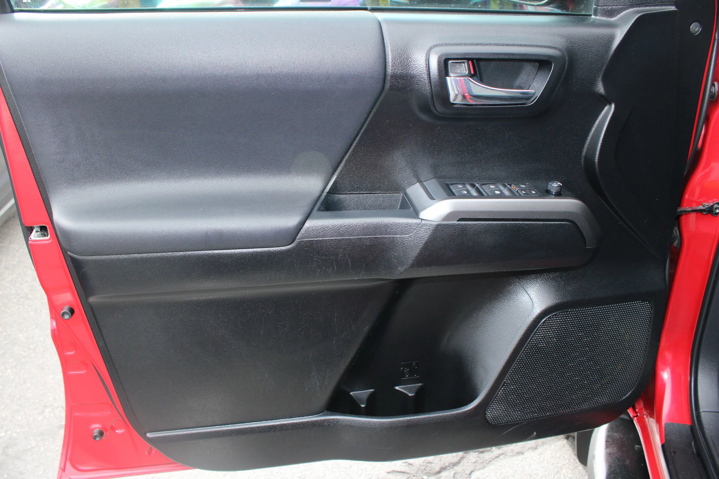 Used 2022 Toyota Tacoma TRD Off-Road image 14