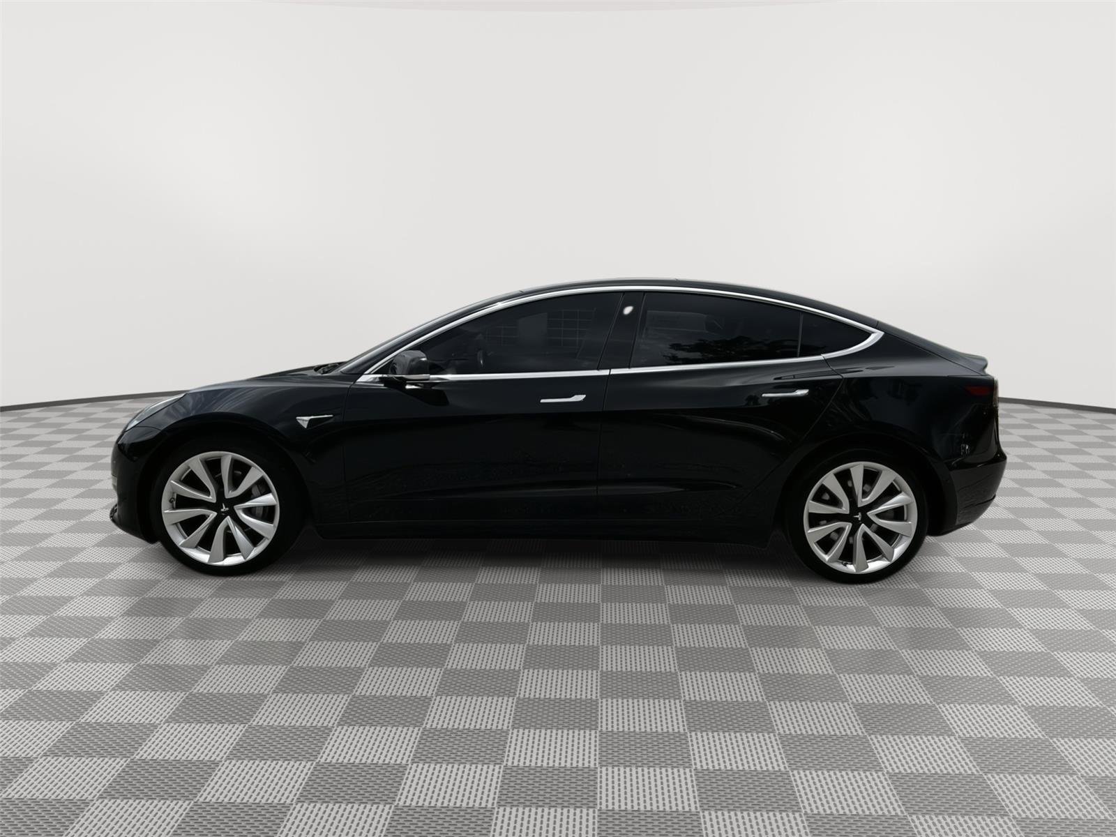 Used 2019 Tesla Model 3 Standard Range Plus RWD image 2