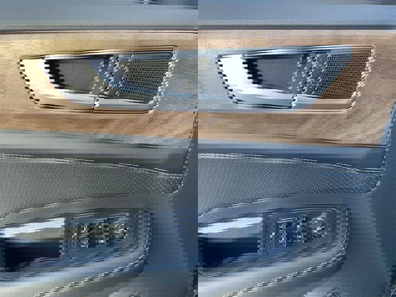 New 2026 Volkswagen Atlas SE image 17