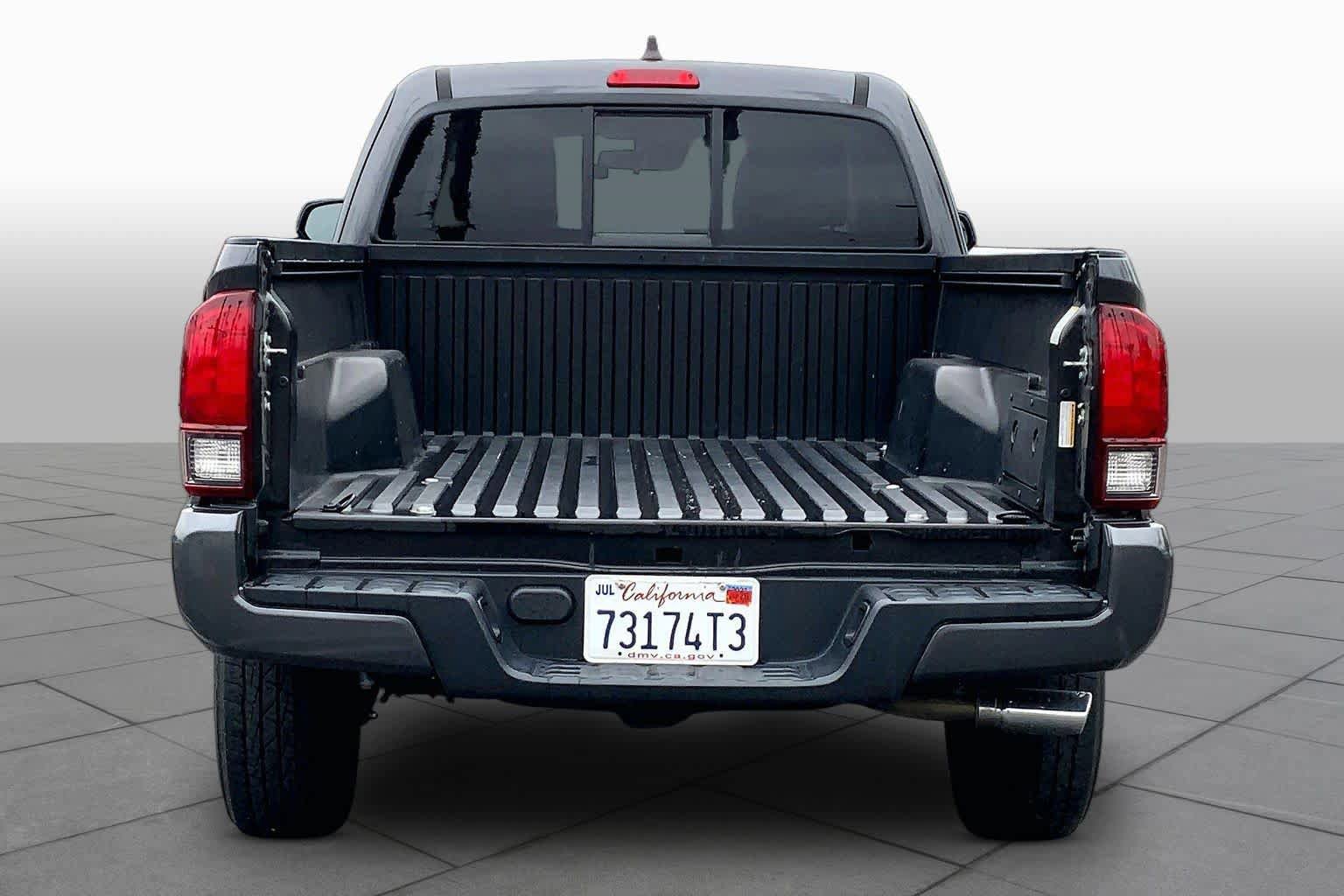Used 2022 Toyota Tacoma SR w/ SR Convenience Package RWD image 4