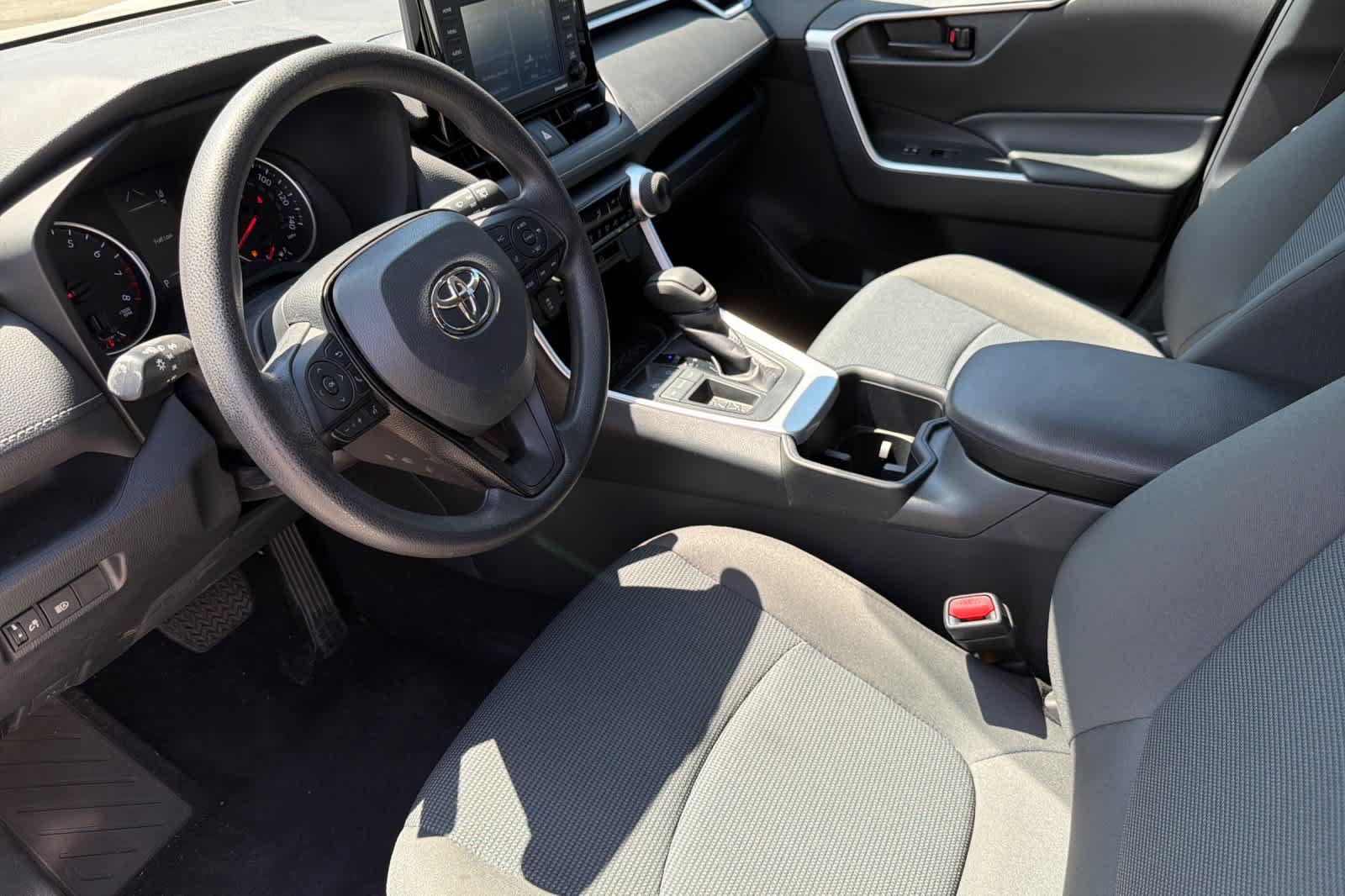 Certified 2022 Toyota RAV4 LE FWD image 9