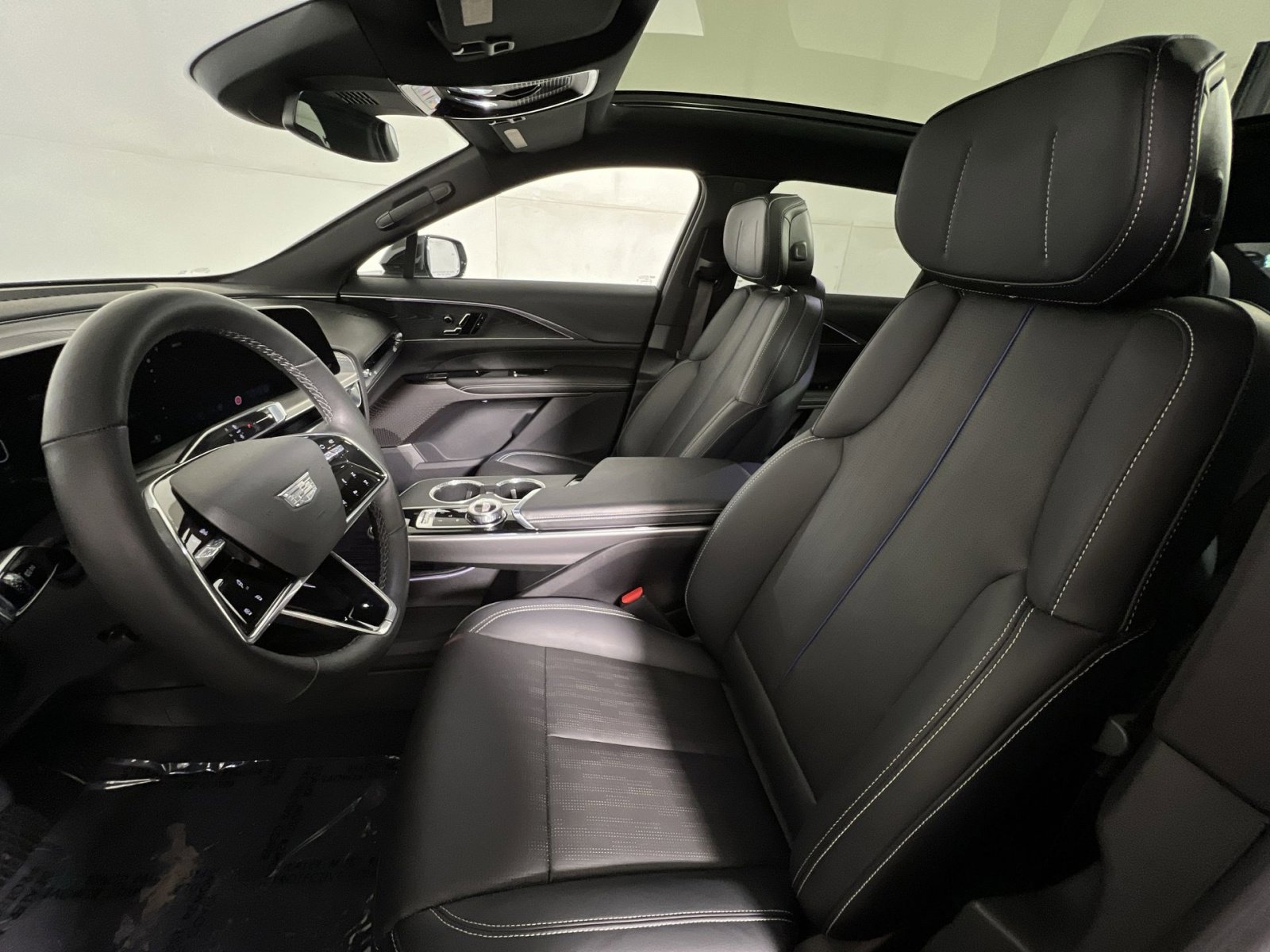 Used 2024 Cadillac Lyriq Sport w/ LPO, Floor Liner Package AWD/4WD image 13