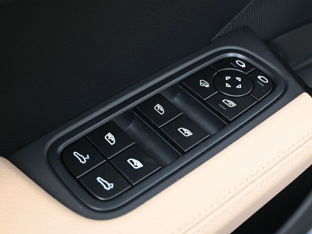 New 2026 Porsche Cayenne Coupe image 19