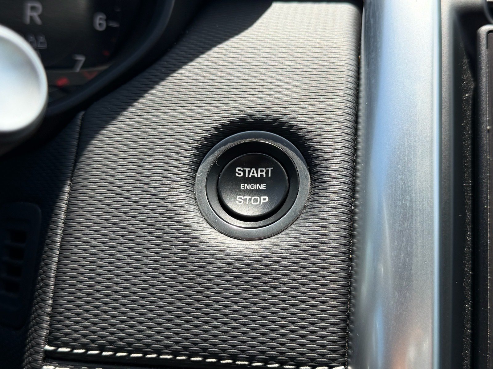 Used 2024 Land Rover Discovery Dynamic SE AWD/4WD image 27