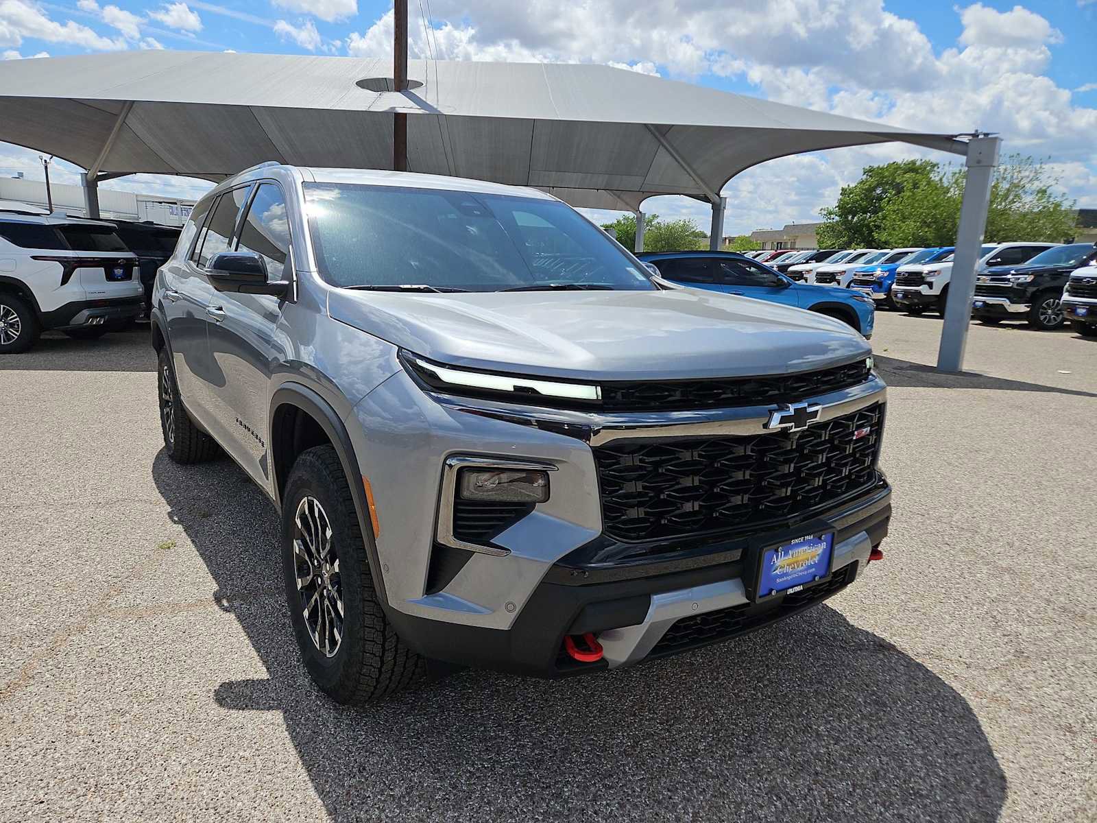 New 2026 Chevrolet Traverse Z71 w/ Enhanced Driving Package image 2