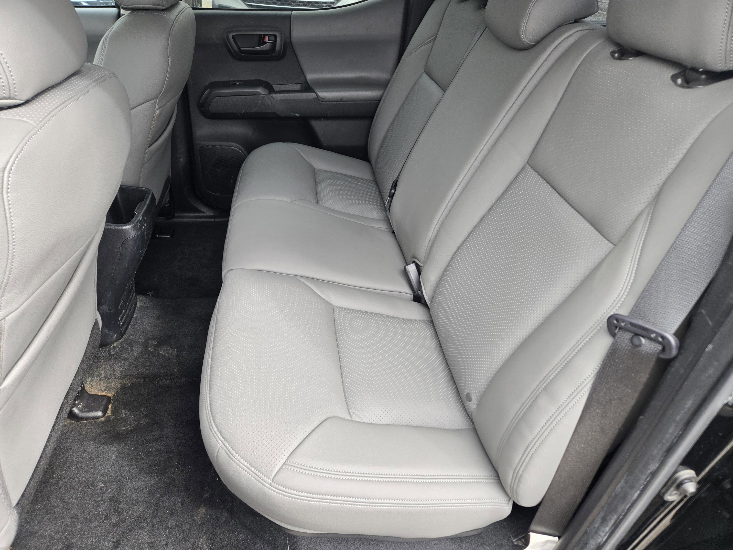 Used 2022 Toyota Tacoma SR w/ SR Convenience Package image 17