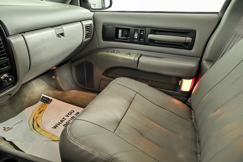 Used 1995 Chevrolet Impala SS RWD image 25