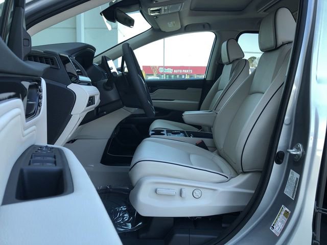 New 2026 Honda Odyssey Touring image 3