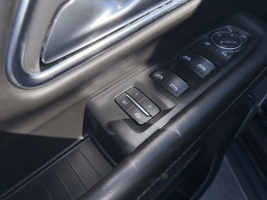 Used 2024 Chevrolet Tahoe Premier RWD image 11