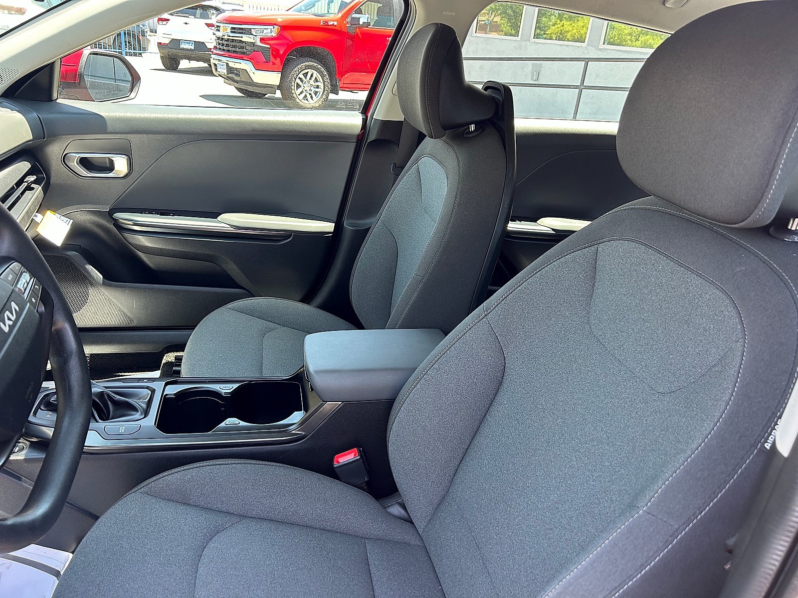 Used 2025 Kia K4 FWD image 11