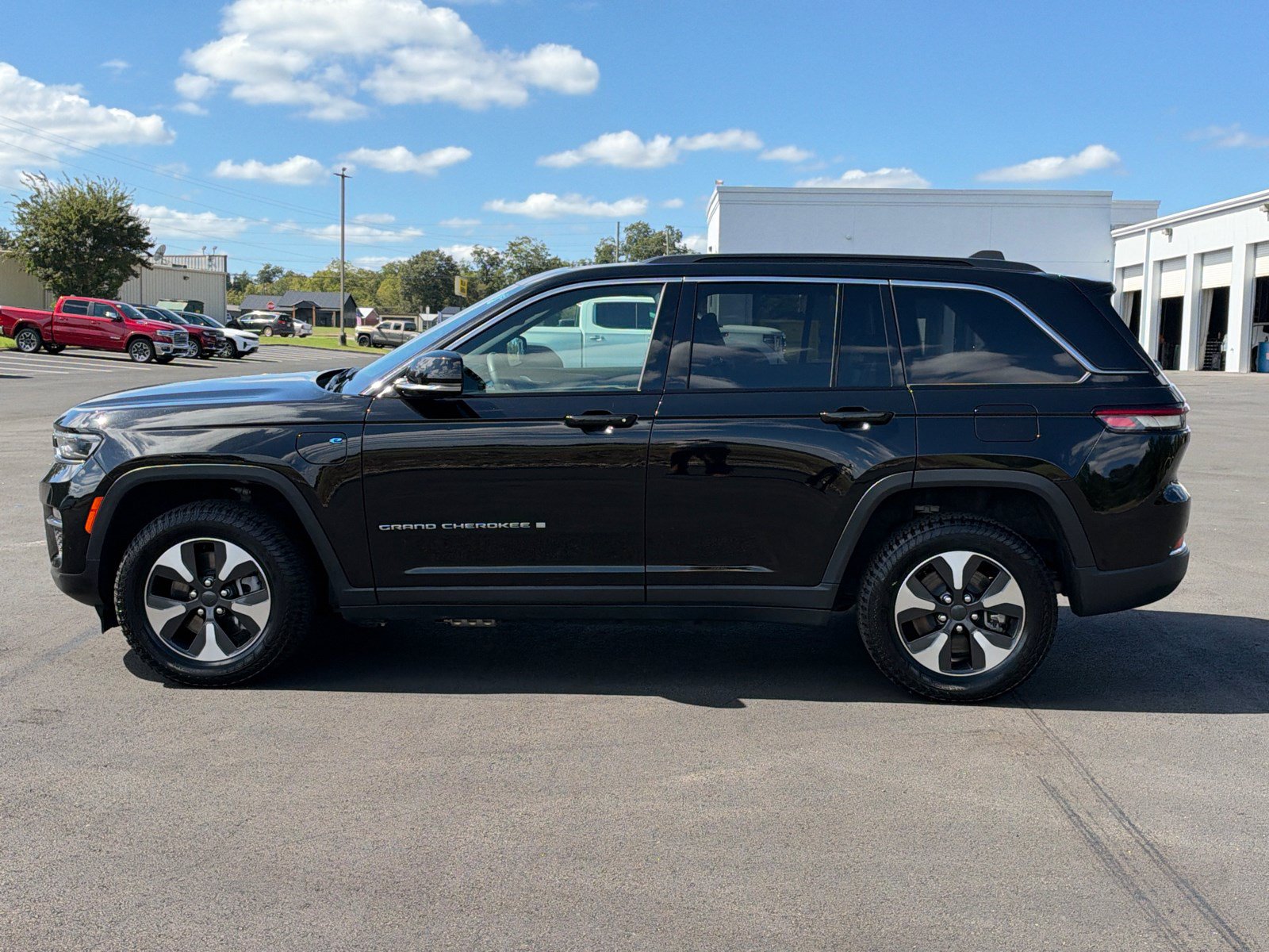 Used 2024 Jeep Grand Cherokee Limited 4xe AWD/4WD image 8