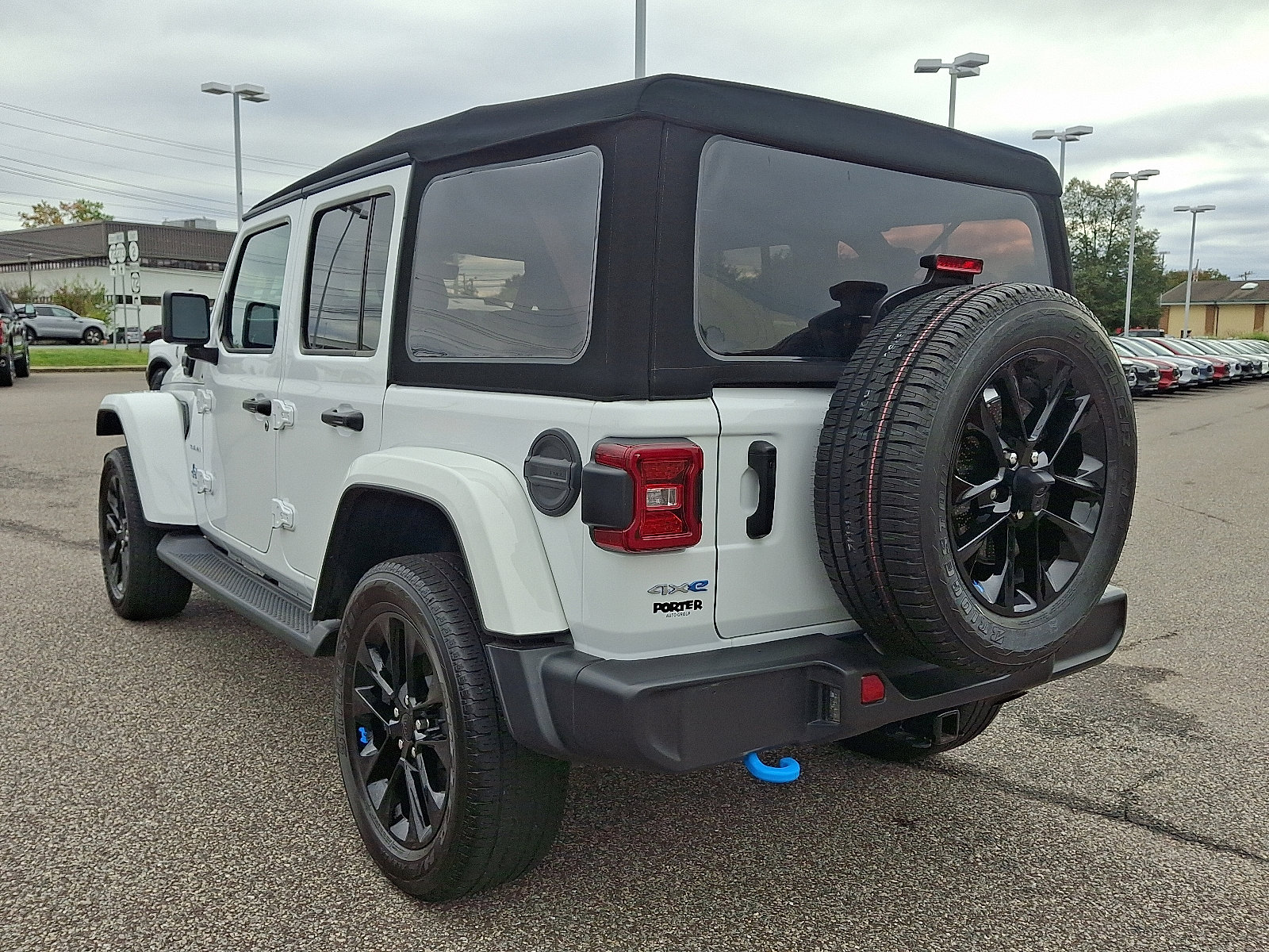 Used 2023 Jeep Wrangler Sahara w/ Cold Weather Group image 8