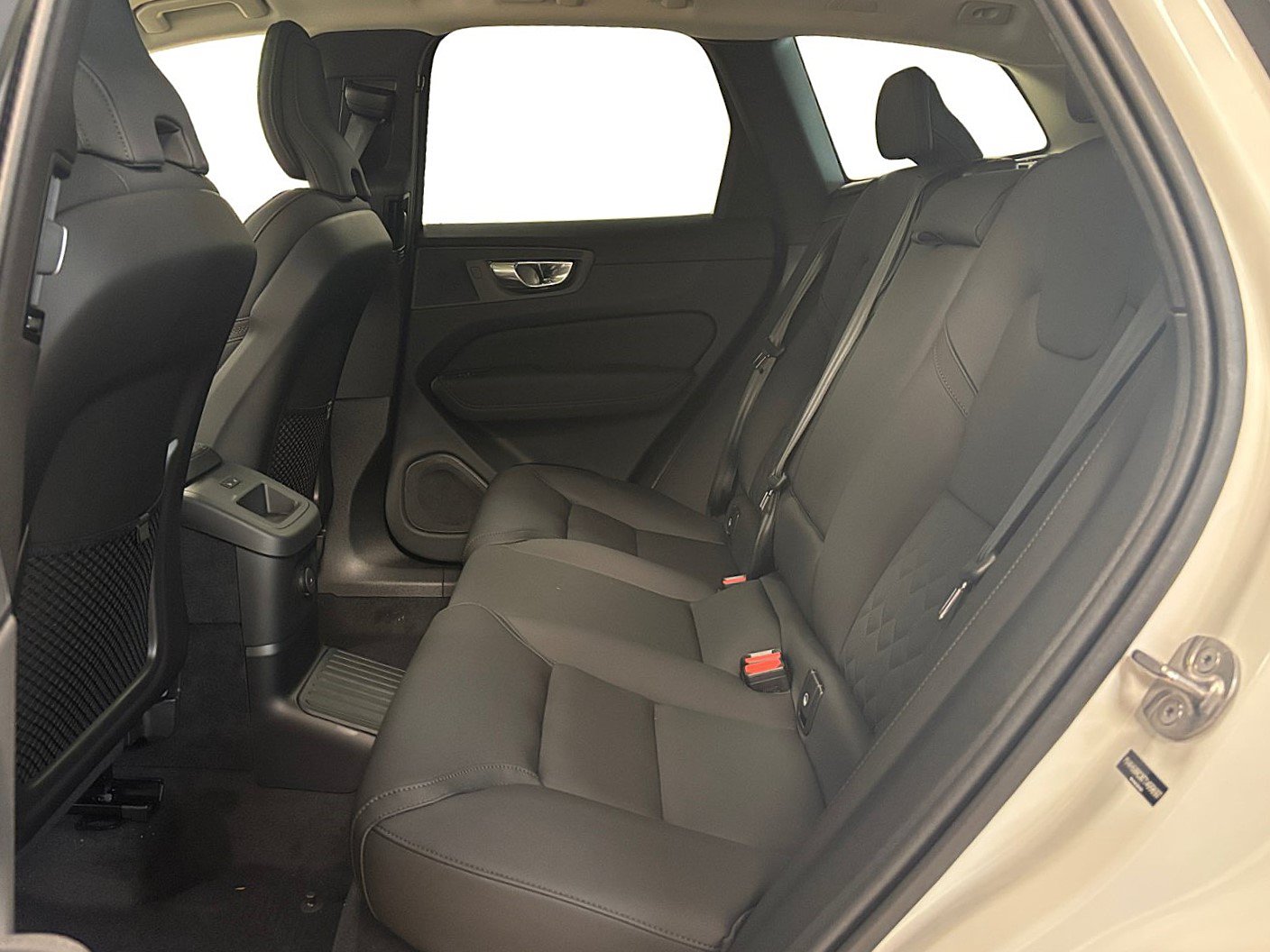 New 2026 Volvo XC60 T8 Plus w/ Protection Package Premier AWD/4WD image 13