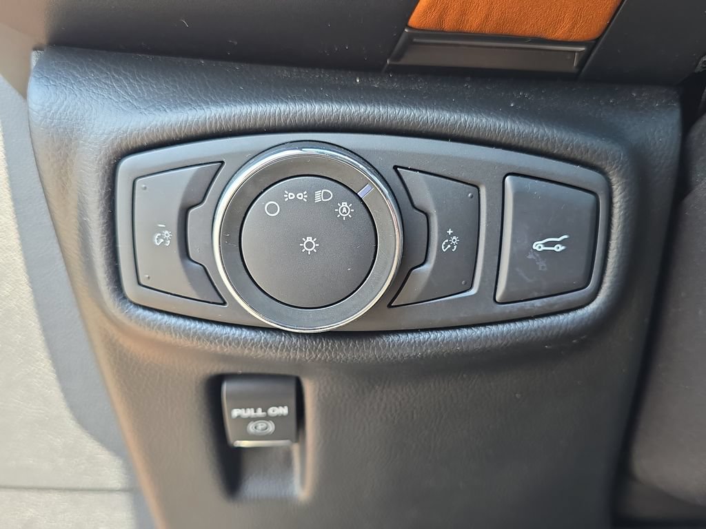 Used 2016 Lincoln MKX Black Label w/ Driver Assistance Package AWD/4WD image 29