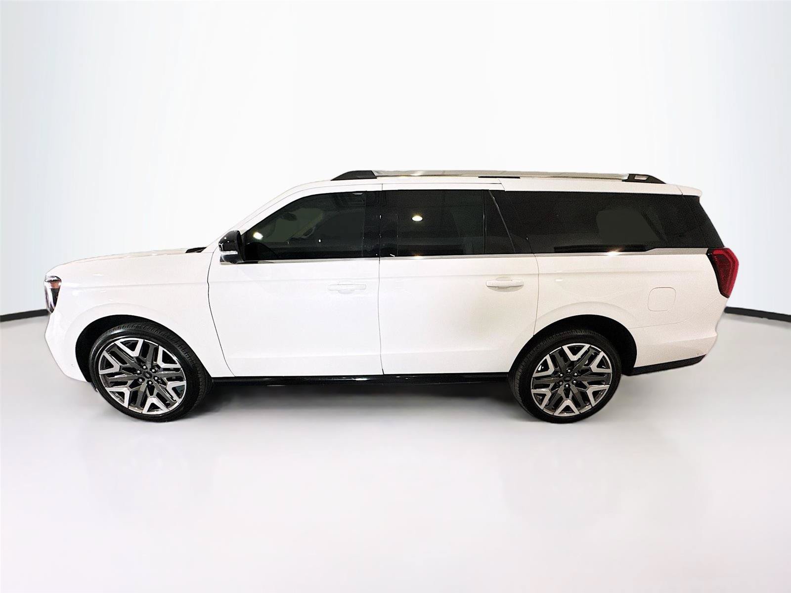Used 2025 Ford Expedition Max Platinum w/ Platinum Ultimate Package AWD/4WD image 30