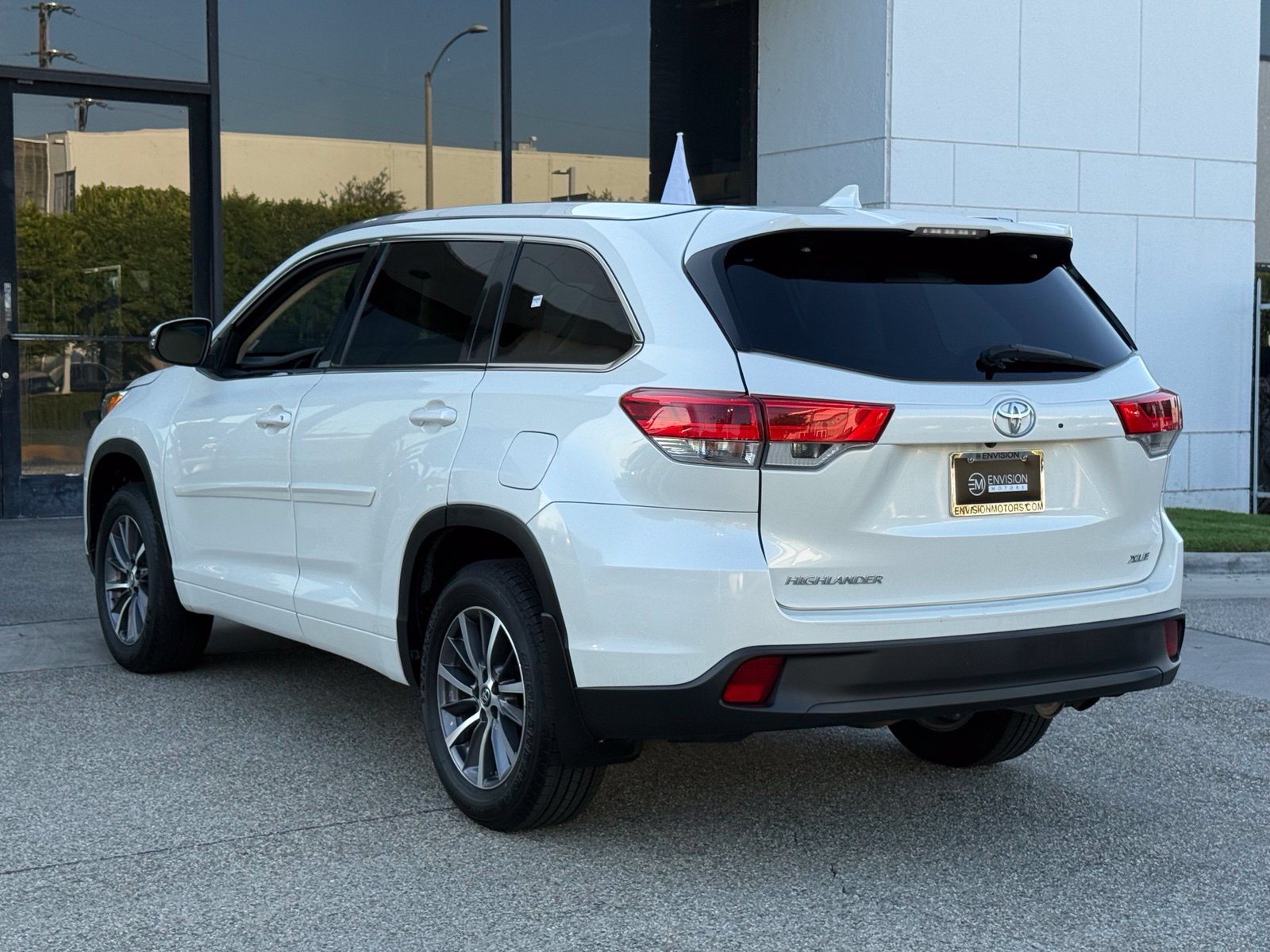 Used 2018 Toyota Highlander XLE FWD image 10