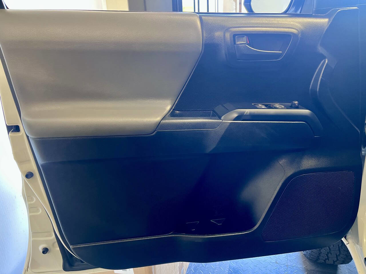 Used 2019 Toyota Tacoma SR image 14