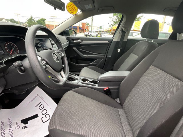 Used 2021 Volkswagen Jetta SE FWD image 22