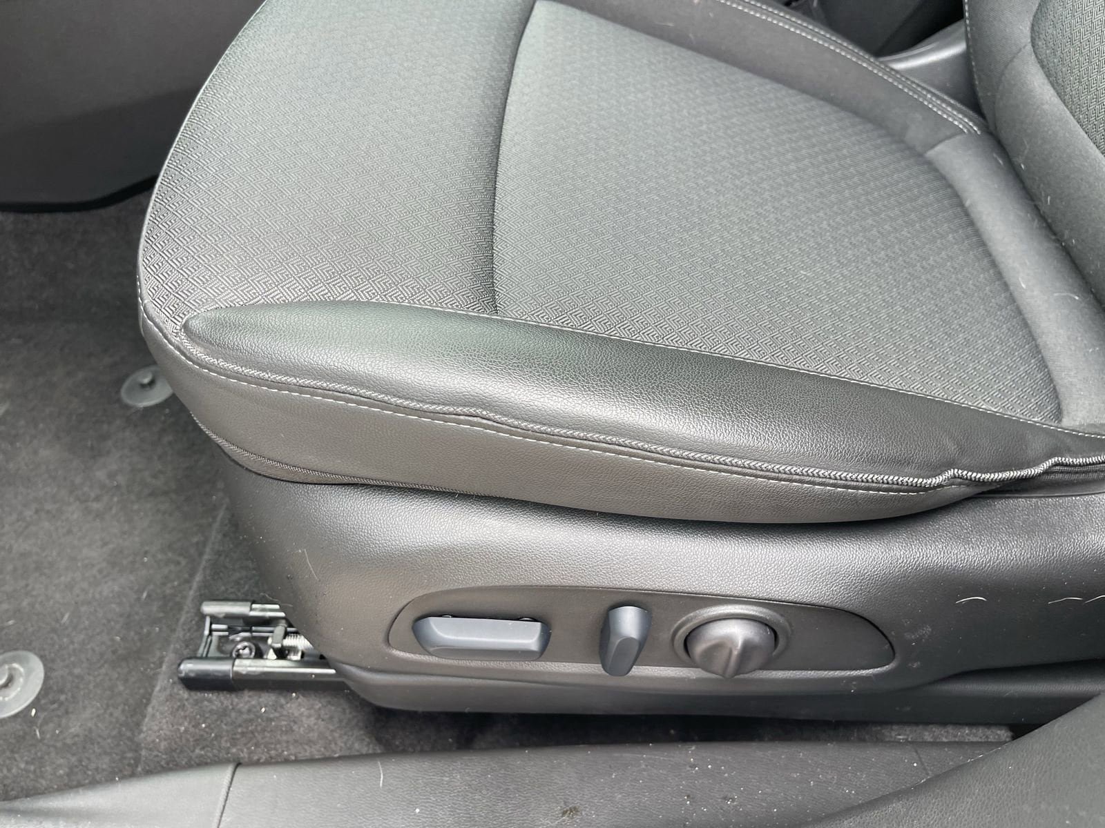 Certified 2024 Buick Encore GX Preferred w/ Comfort Package FWD image 12