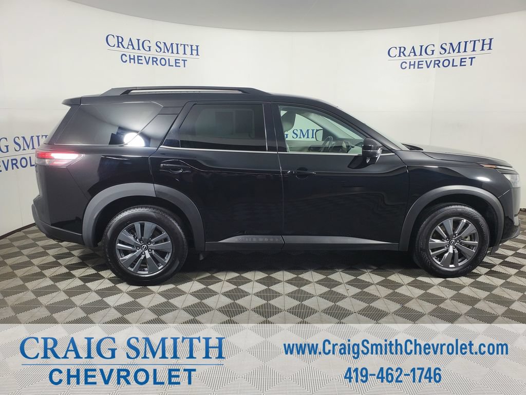 Used 2025 Nissan Pathfinder SV FWD image 6