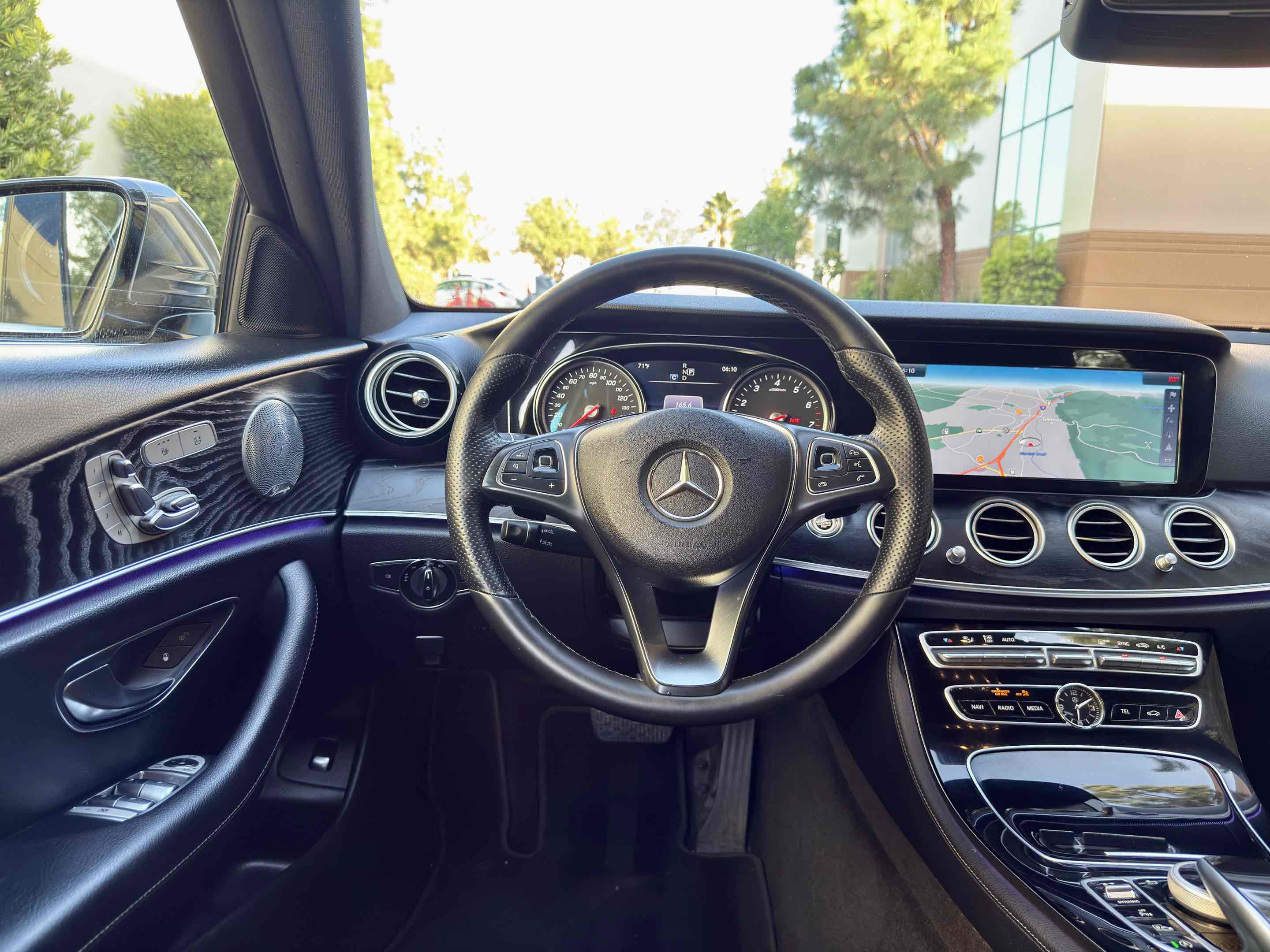 Used 2017 Mercedes-Benz E 400 4MATIC Wagon image 38