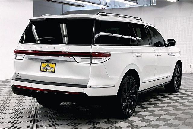 Used 2024 Lincoln Navigator Reserve w/ Monochromatic Package image 12