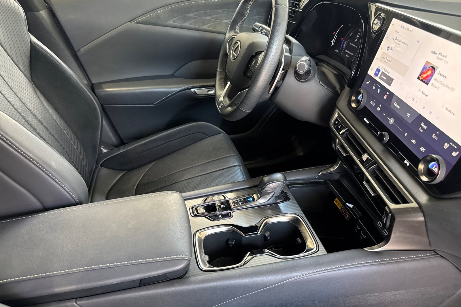 Certified 2023 Lexus RX 500h F Sport w/ Accessory Package (Z1) AWD/4WD image 20
