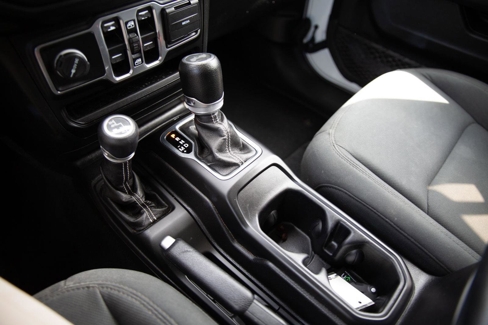 Used 2020 Jeep Wrangler Unlimited Sahara image 12