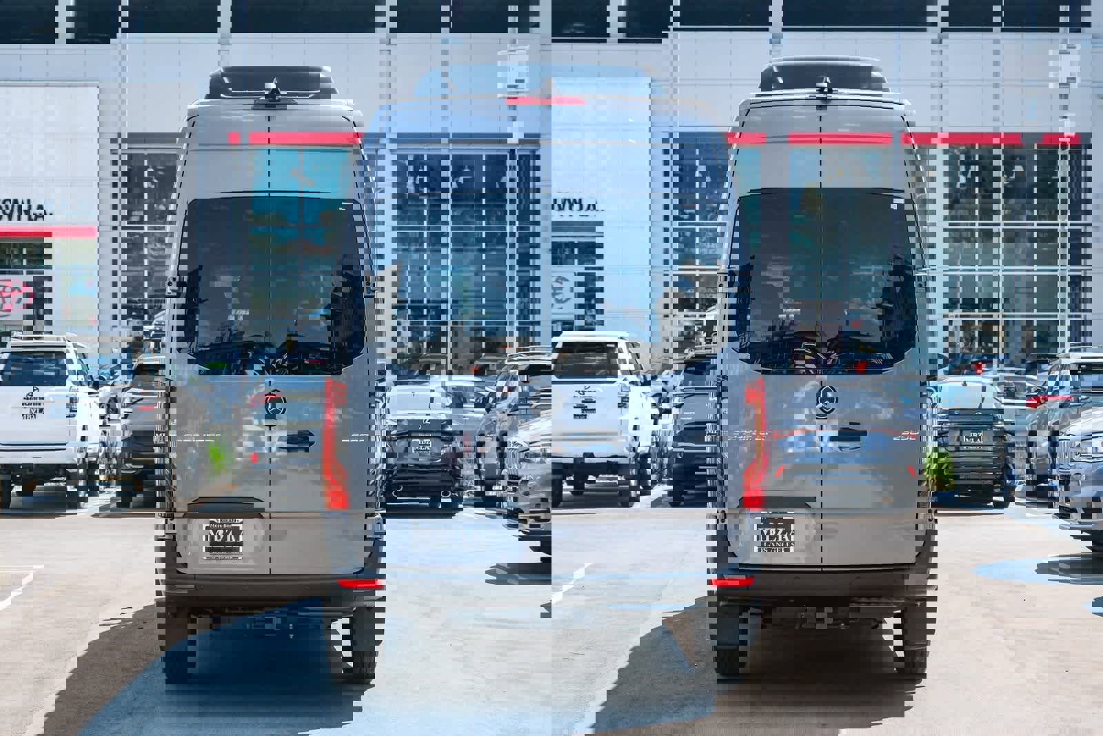 Used 2024 Mercedes-Benz Sprinter 2500 image 5