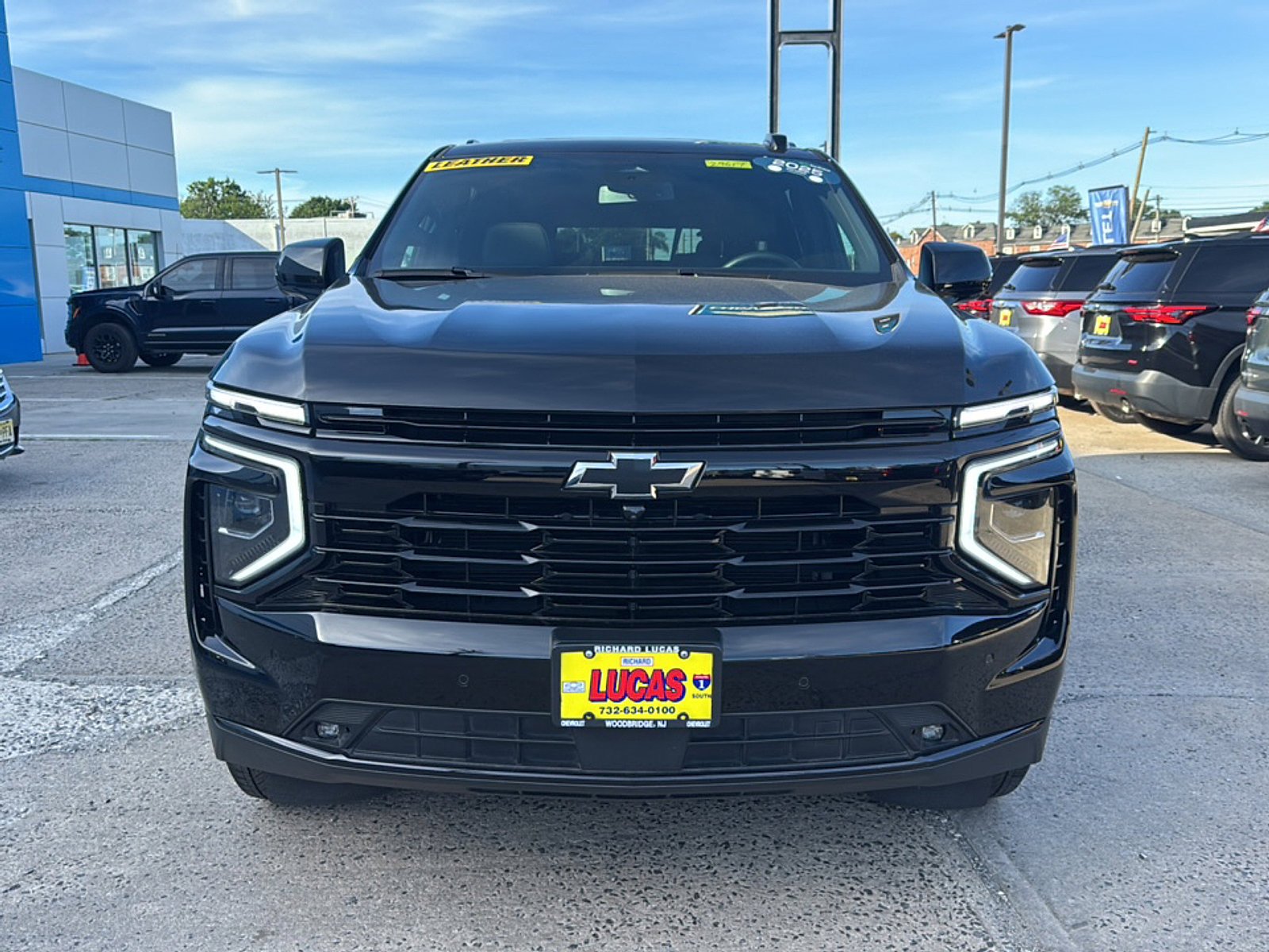 Used 2025 Chevrolet Suburban RST w/ Comfort Package AWD/4WD image 3