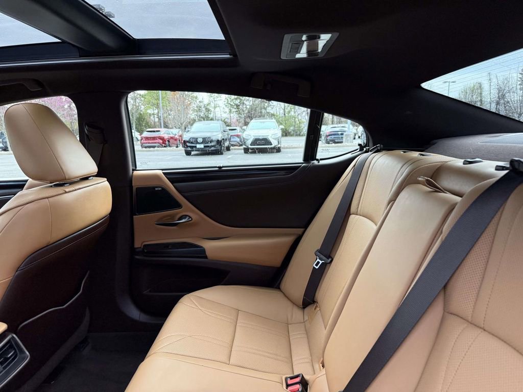 Used 2021 Lexus ES 350 Ultra Luxury w/ Accessory Package 2 image 17
