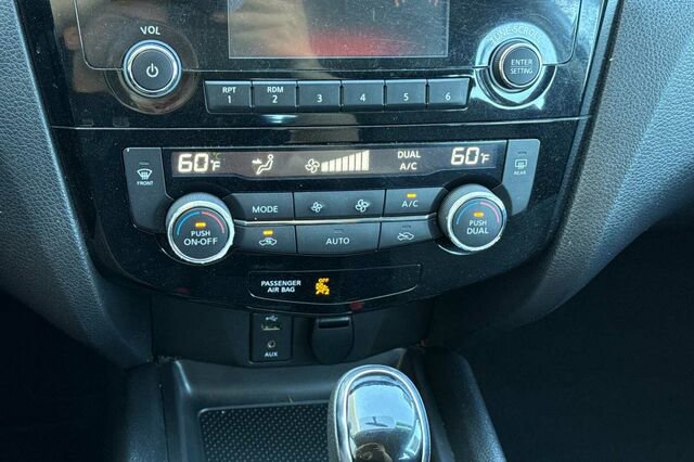 Used 2017 Nissan Rogue Sport SV image 19