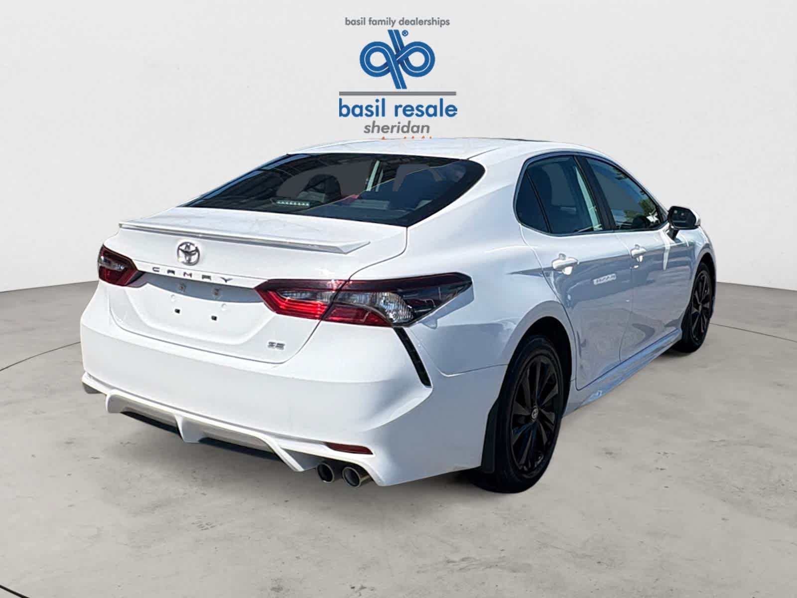 Used 2024 Toyota Camry SE FWD image 7