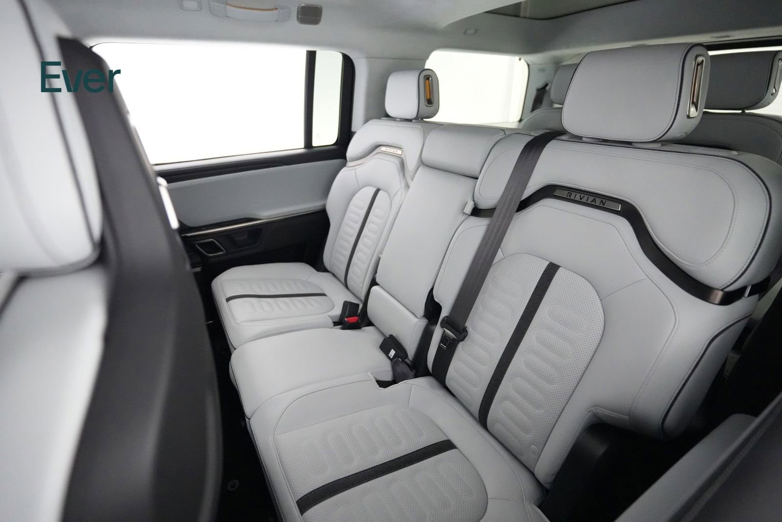 Used 2023 Rivian R1S Adventure AWD/4WD image 24